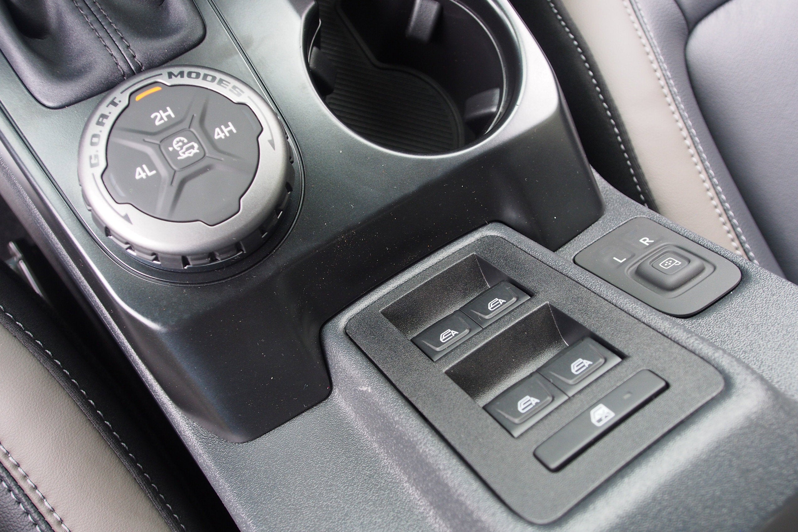 2025 Ford Bronco Outer Banks - Crossroads Courtesy Demo