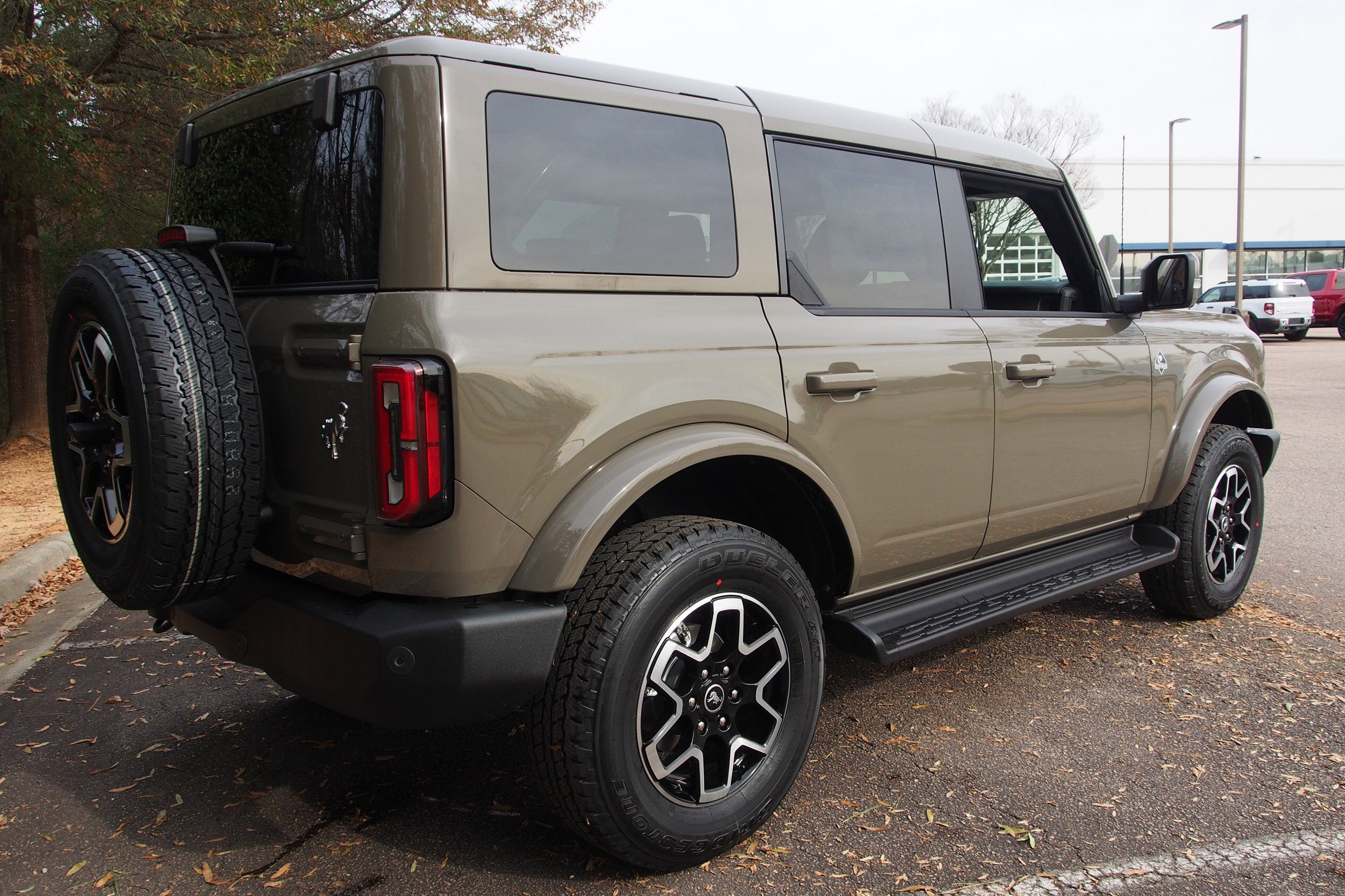 2025 Ford Bronco Outer Banks - Crossroads Courtesy Demo