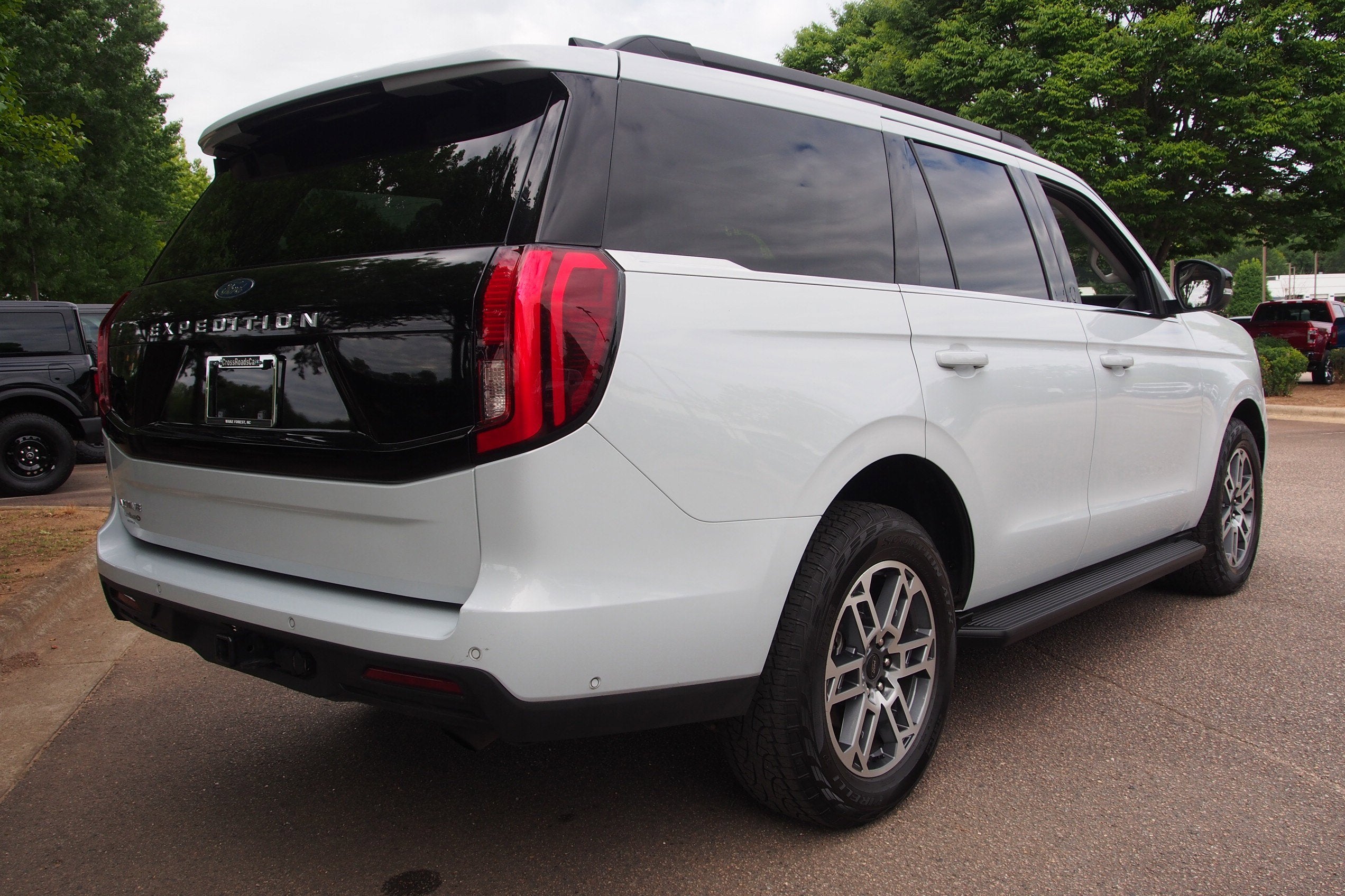 2025 Ford Expedition Active