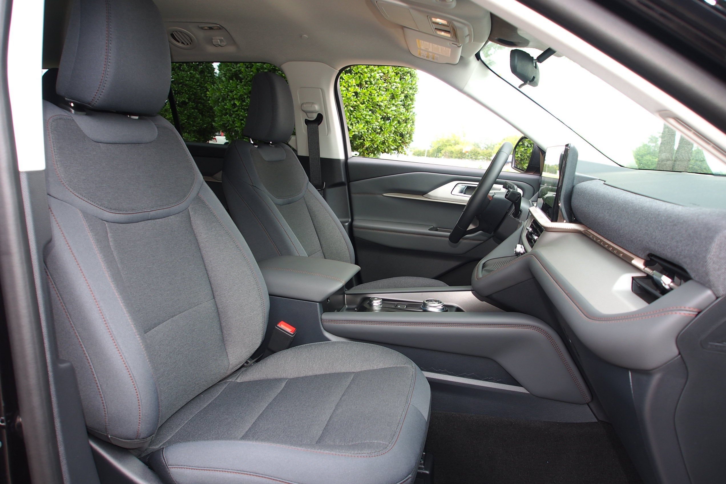 2026 Ford Explorer Active w/200A Pkg - Crossroads Courtesy Demo