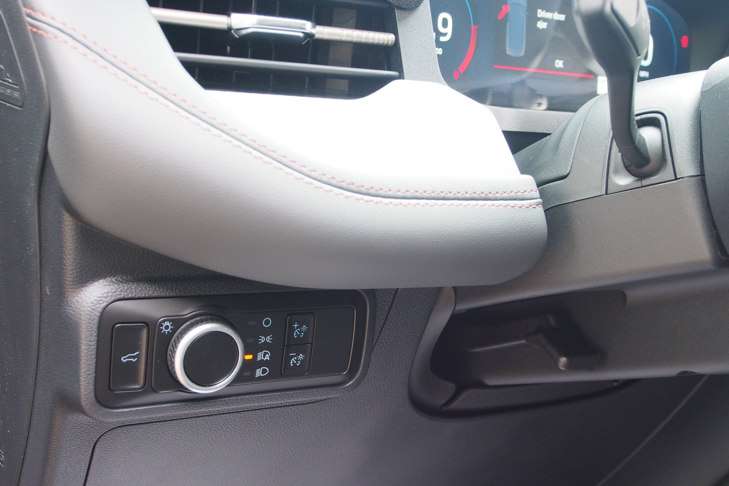 2026 Ford Explorer Active w/200A Pkg - Crossroads Courtesy Demo