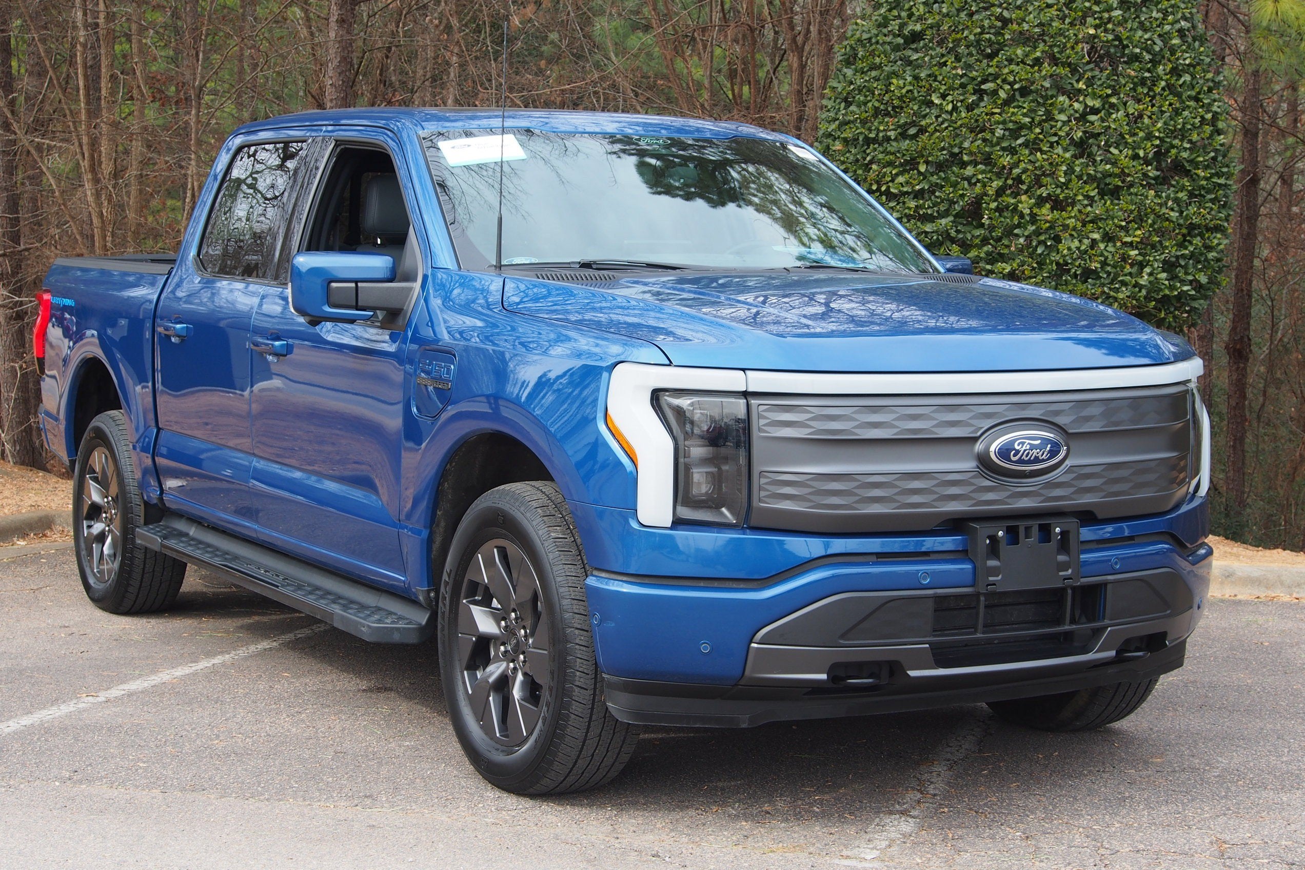 2022 Ford F-150 Lightning LARIAT