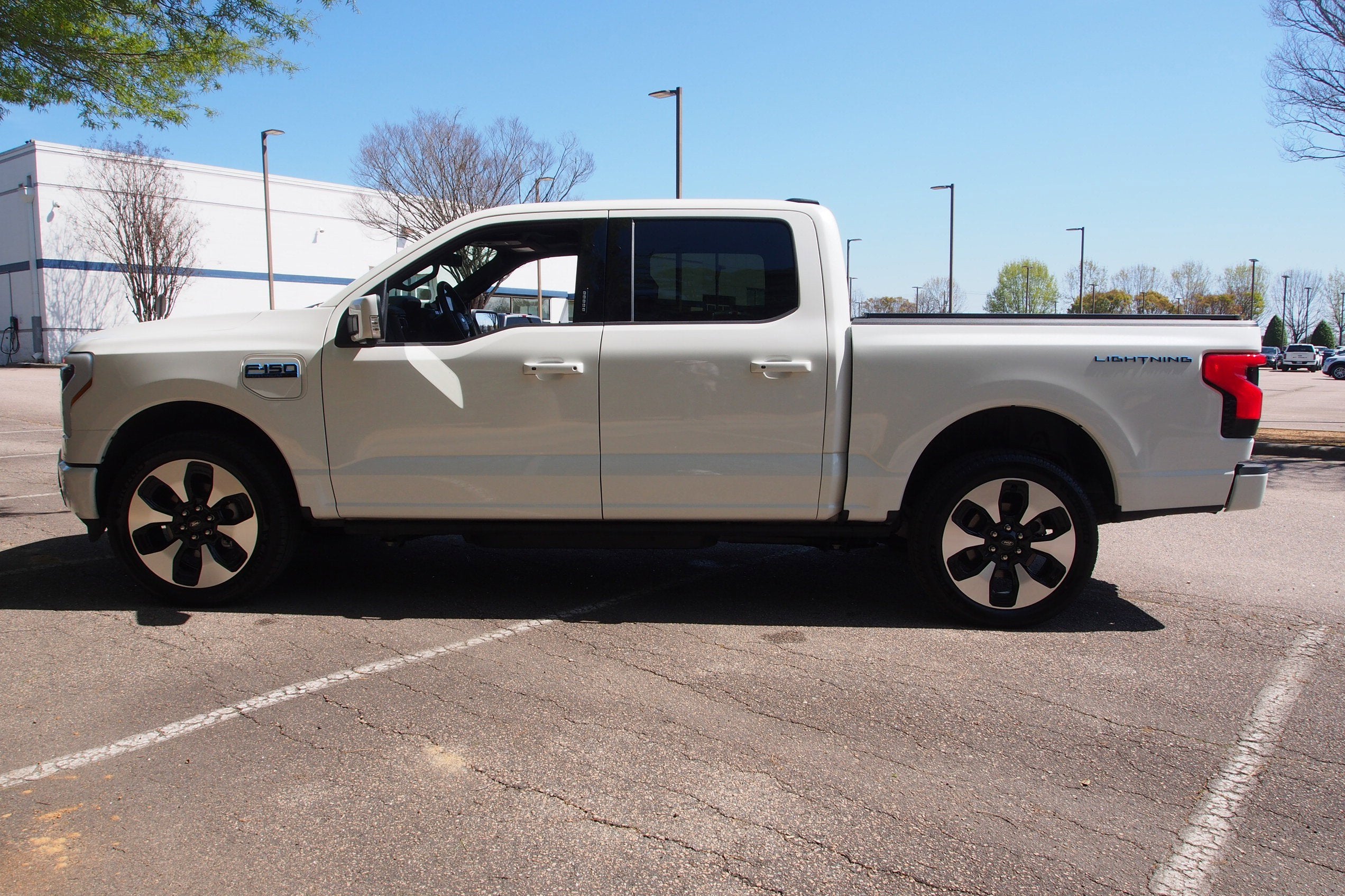 2025 Ford F-150 Lightning Platinum