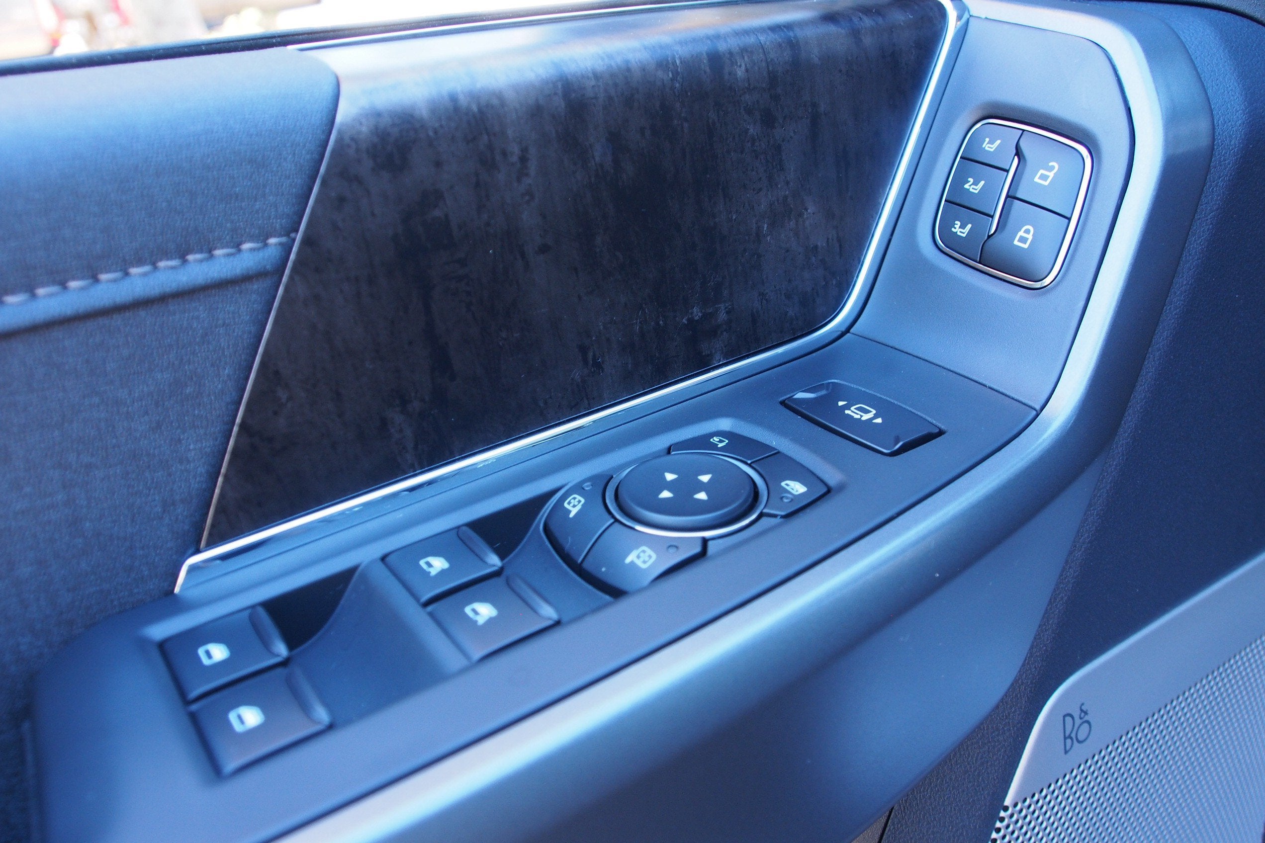 2027 Ford Super Duty F-250 SRW LARIAT