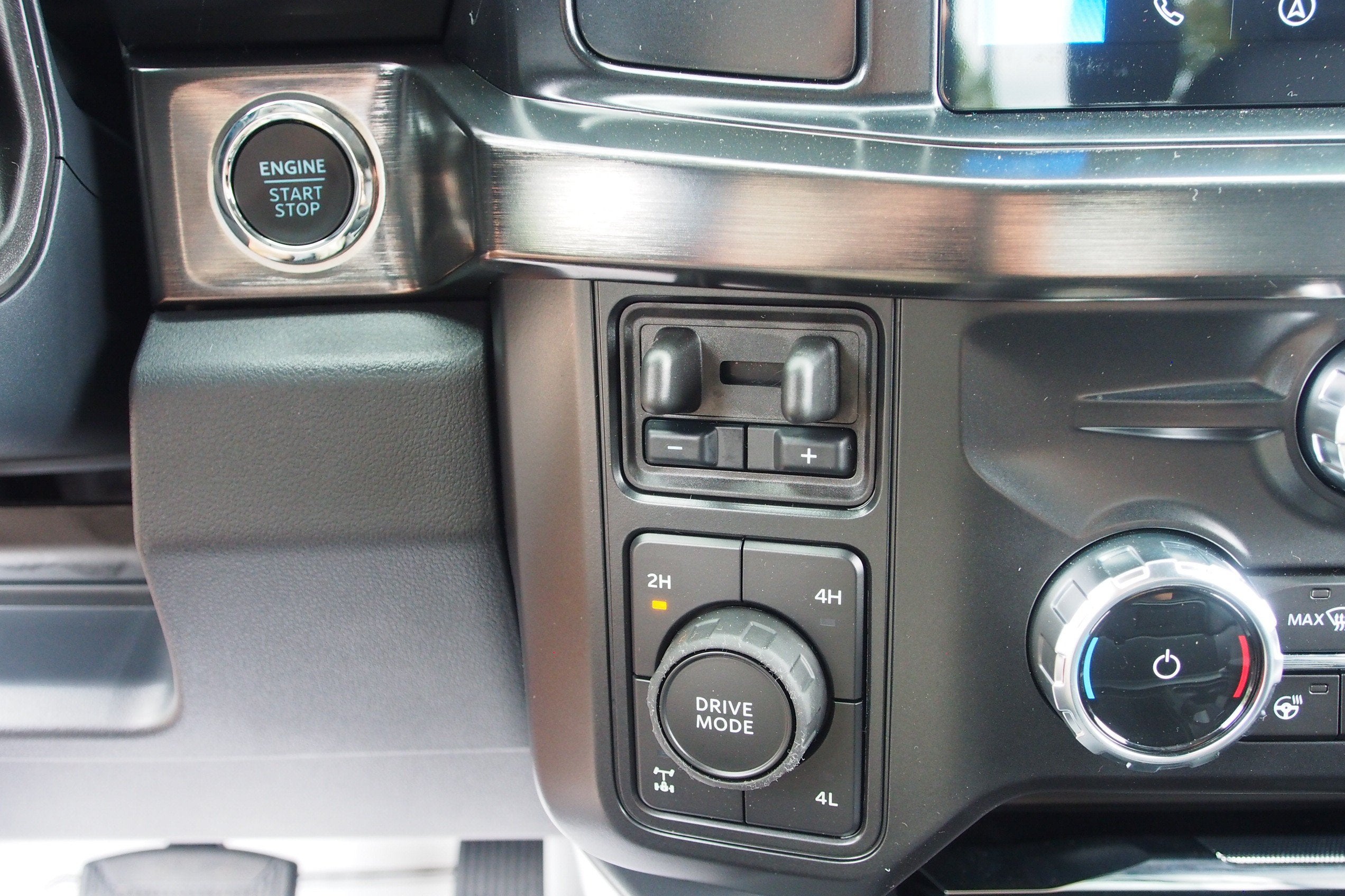 2027 Ford Super Duty F-250 SRW LARIAT