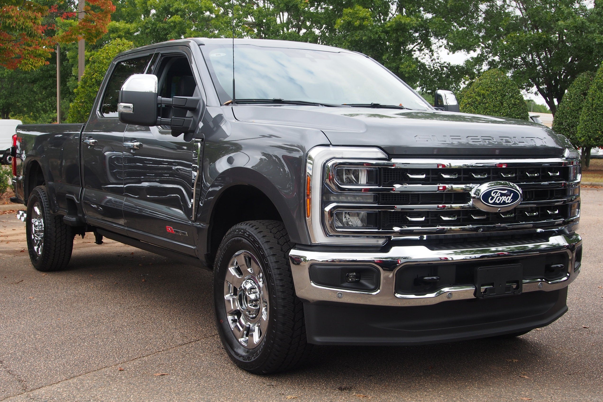 2027 Ford Super Duty F-350 SRW LARIAT