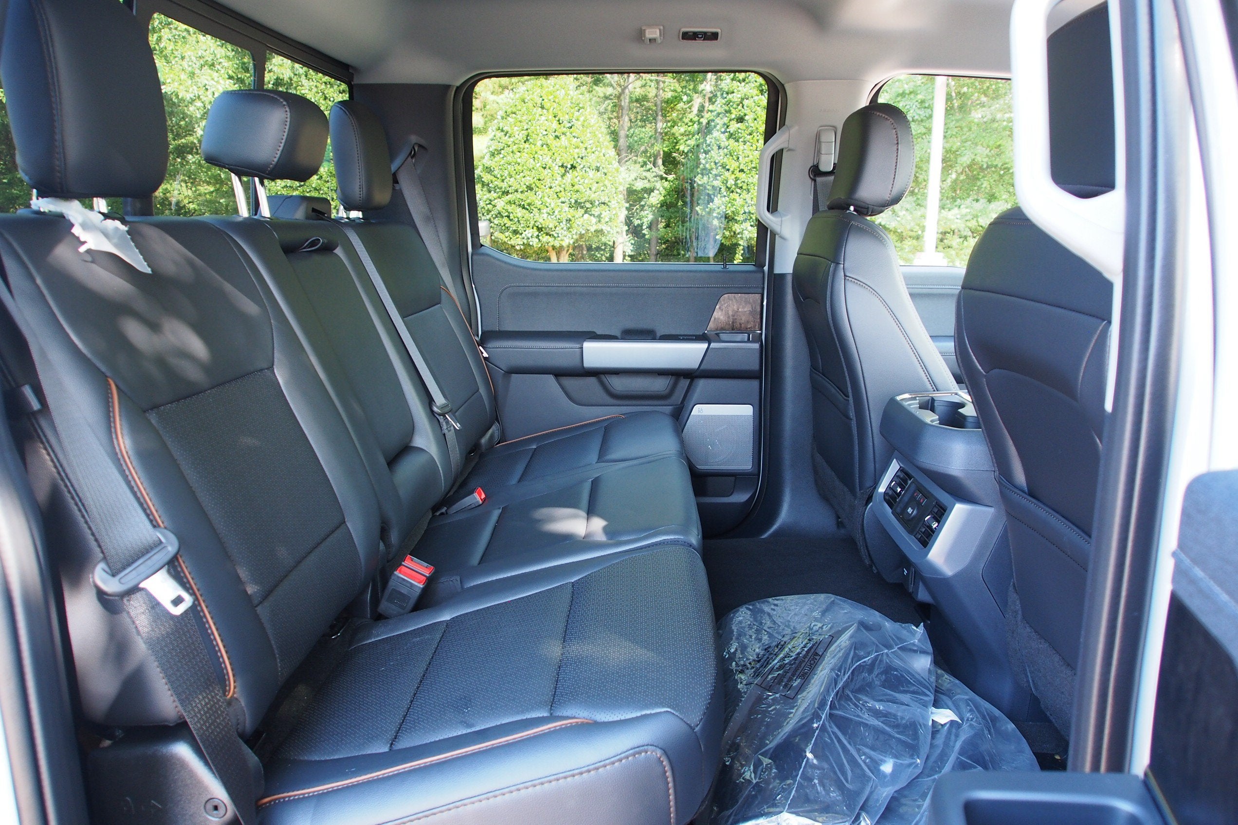 2026 Ford Super Duty F-350 DRW LARIAT