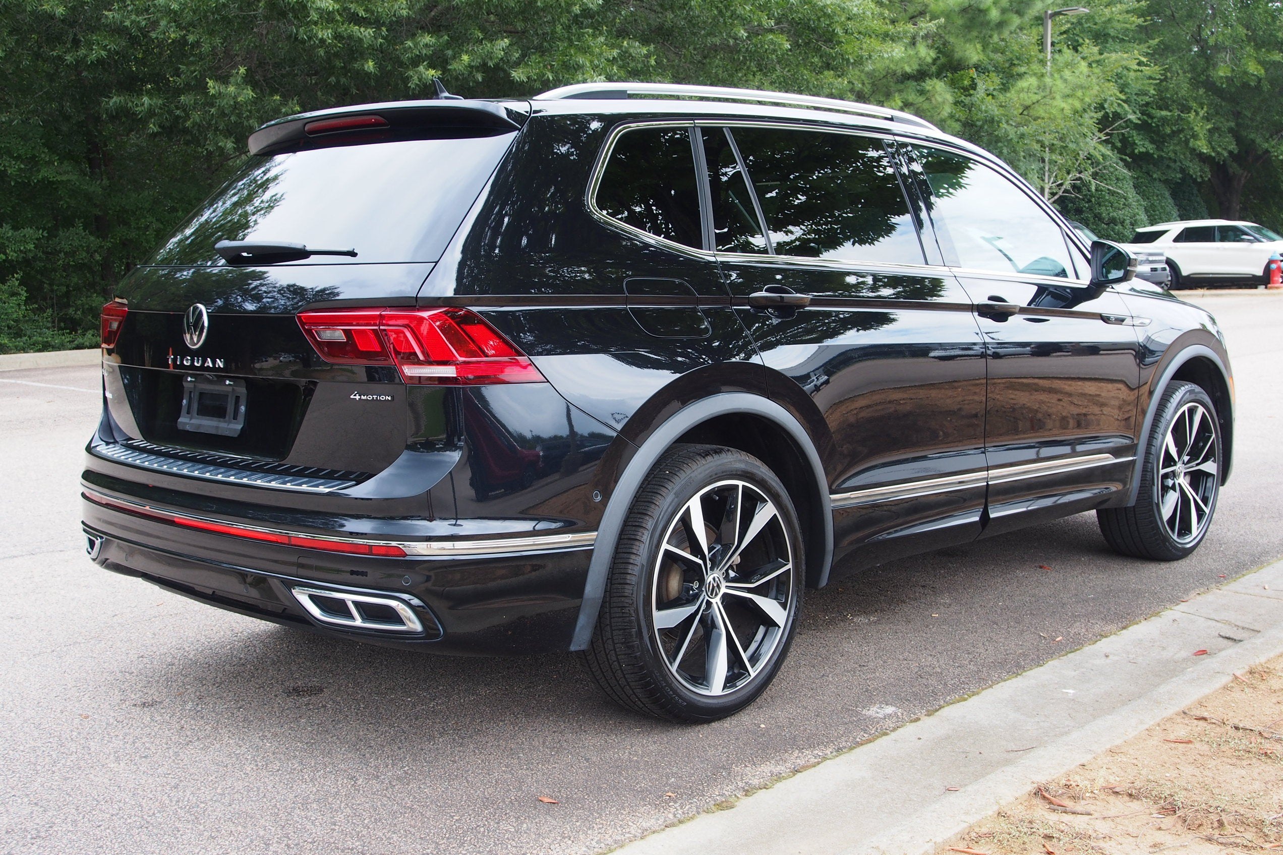 2022 Volkswagen Tiguan SEL R-Line