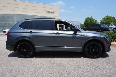 2022 Volkswagen Tiguan SE R-Line Black