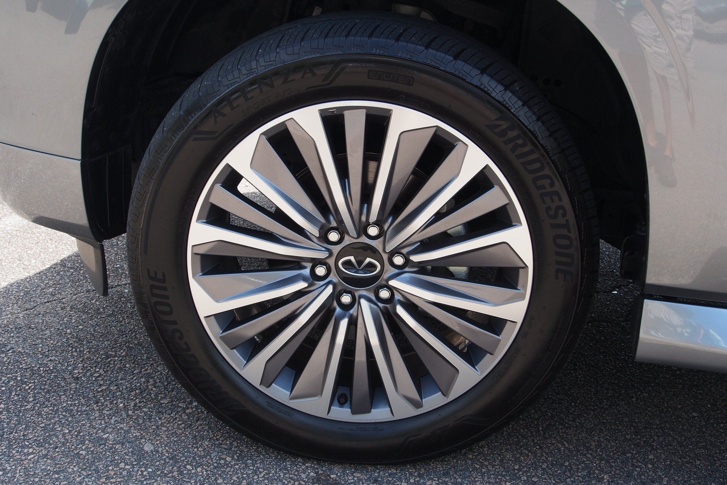 2025 INFINITI QX80 SENSORY