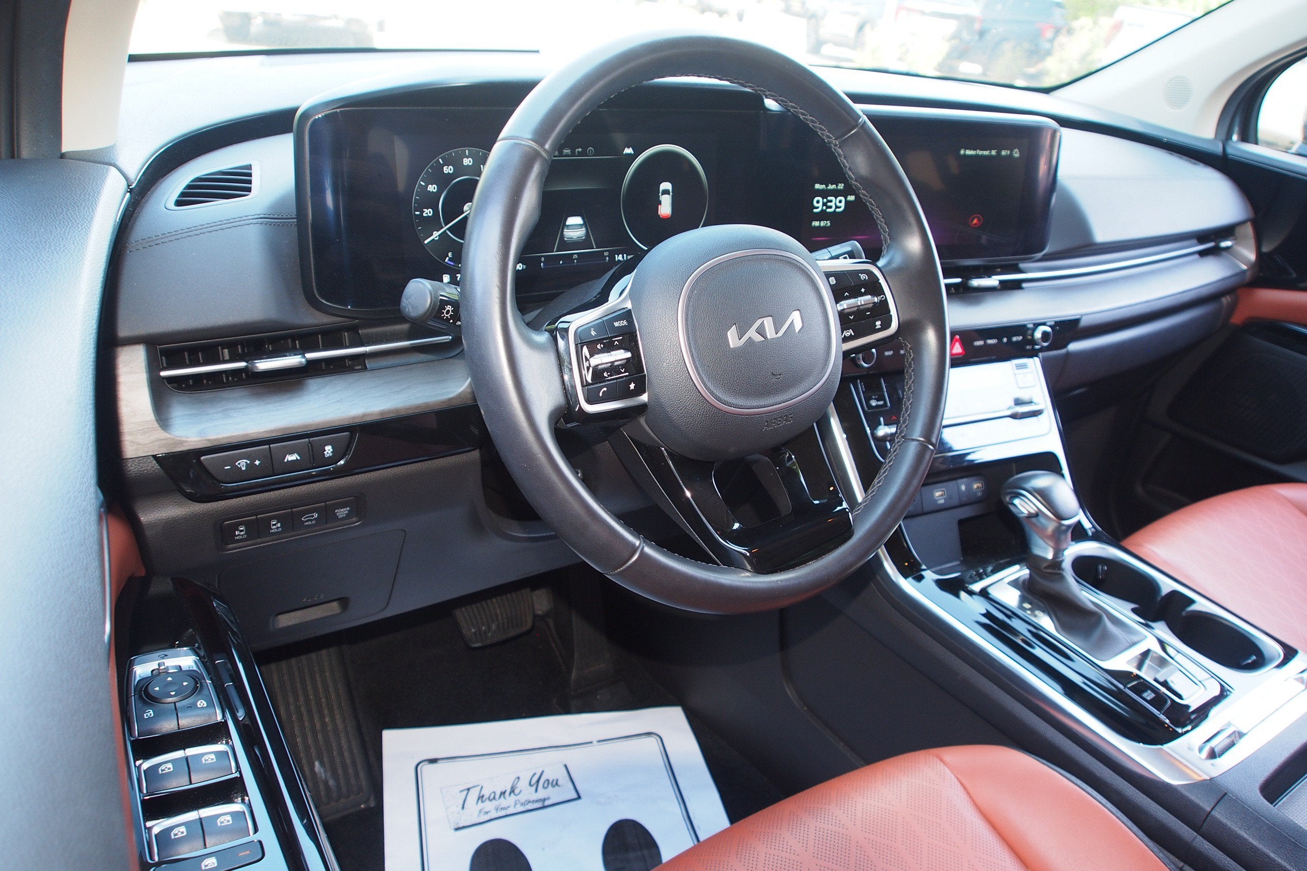 2024 Kia Carnival SX