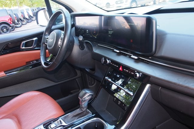 2024 Kia Carnival SX