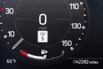 2024 Land Rover Defender V8