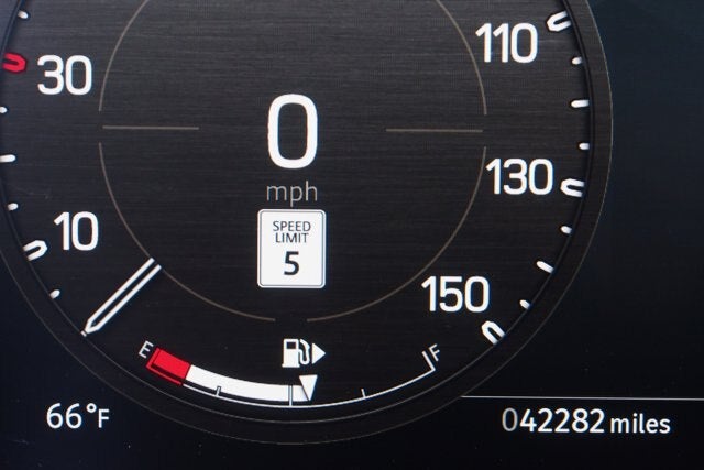 2024 Land Rover Defender V8