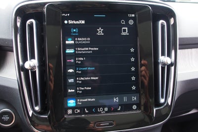 2023 Volvo XC40 Plus Dark Theme