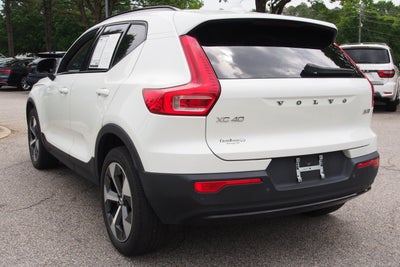 2023 Volvo XC40 Plus Dark Theme