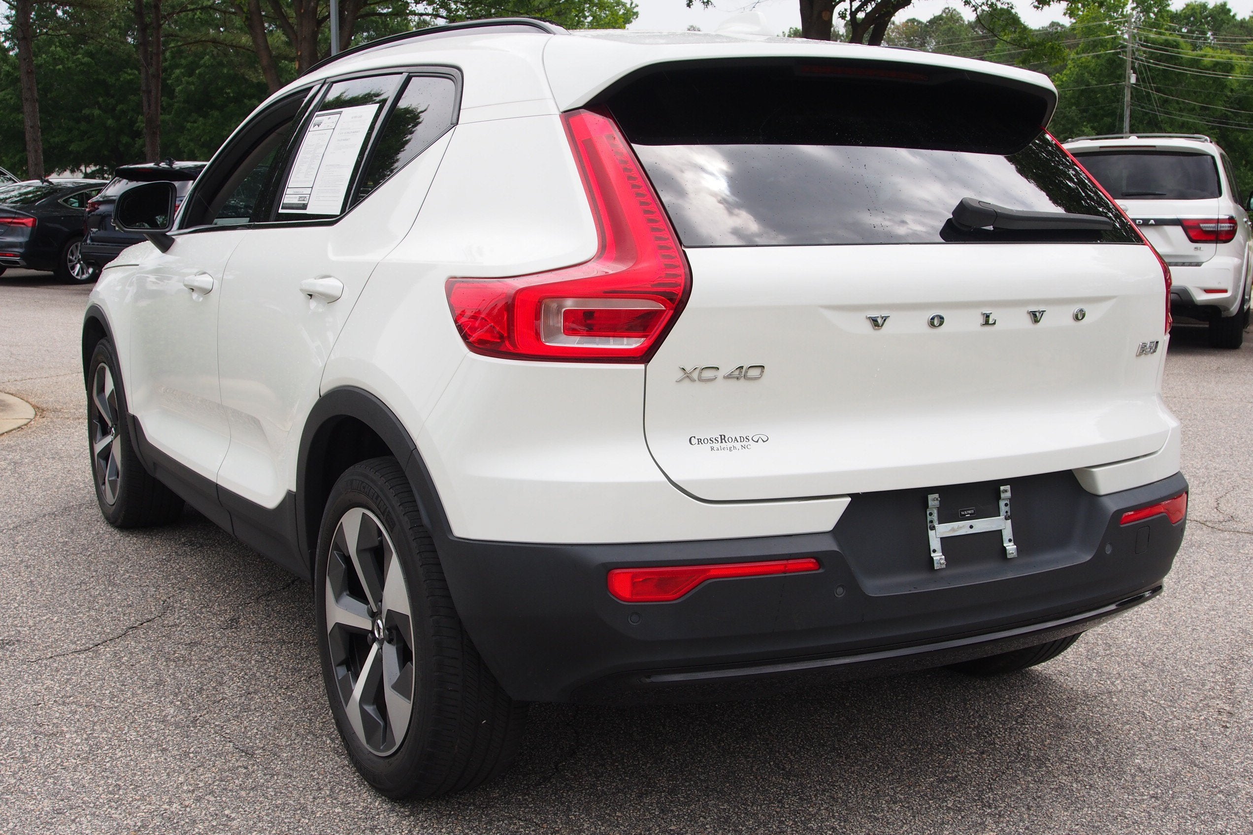2023 Volvo XC40 Plus Dark Theme