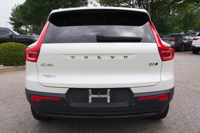2023 Volvo XC40 Plus Dark Theme