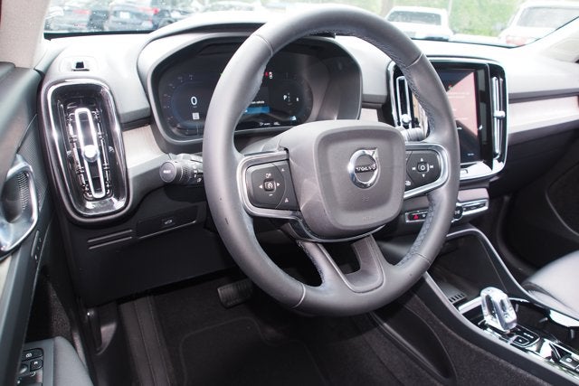 2023 Volvo XC40 Plus Dark Theme