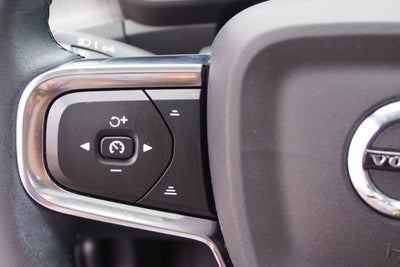 2023 Volvo XC40 Plus Dark Theme