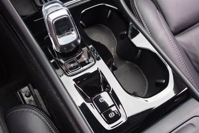 2023 Volvo XC40 Plus Dark Theme