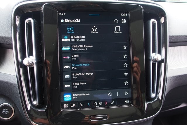 2023 Volvo XC40 Plus Dark Theme