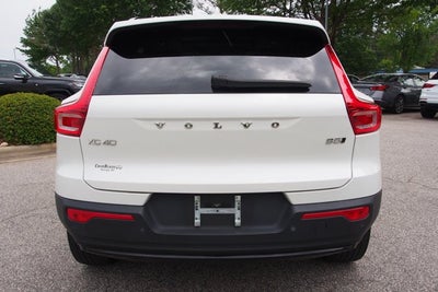 2023 Volvo XC40 Plus Dark Theme