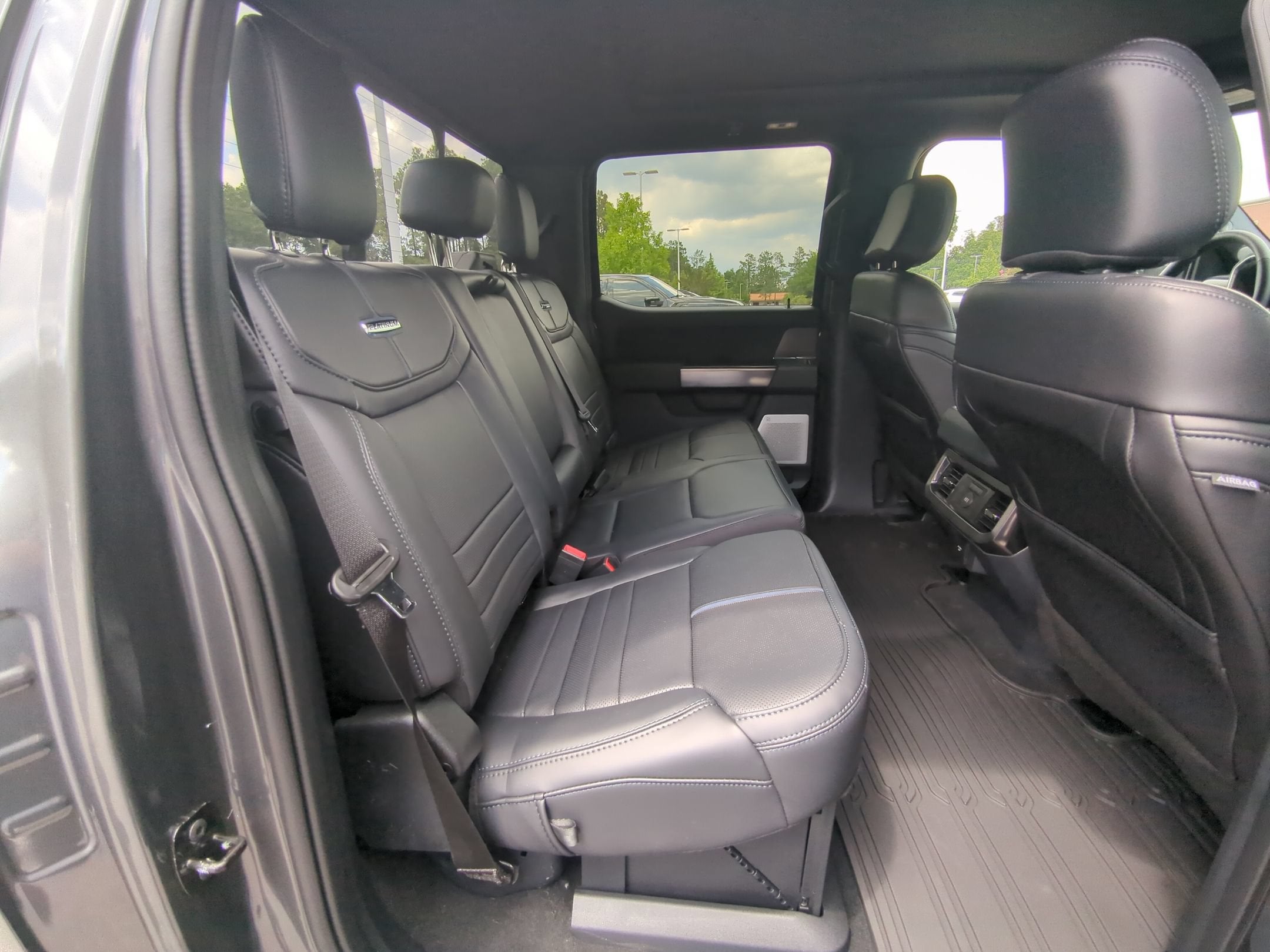 2026 Ford Super Duty F-350 SRW Platinum
