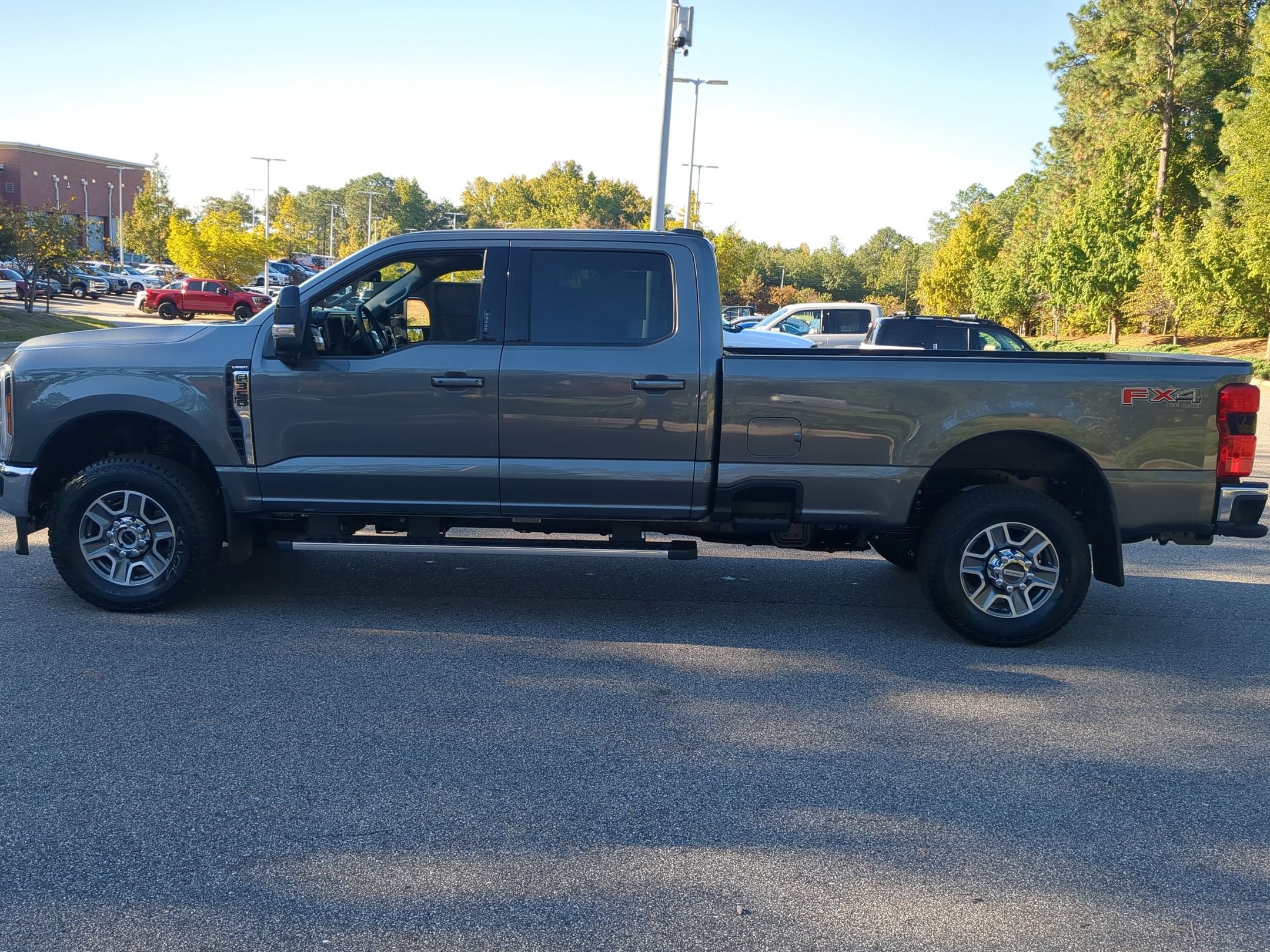 2027 Ford Super Duty F-350 SRW LARIAT