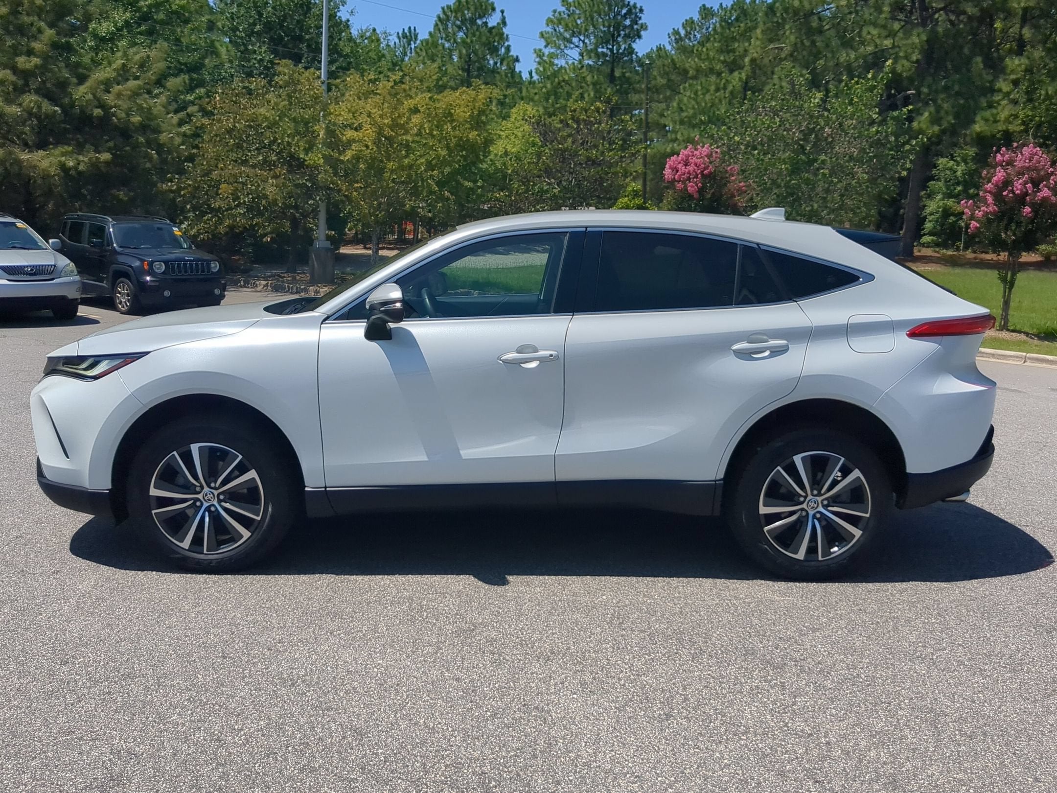 2023 Toyota Venza LE