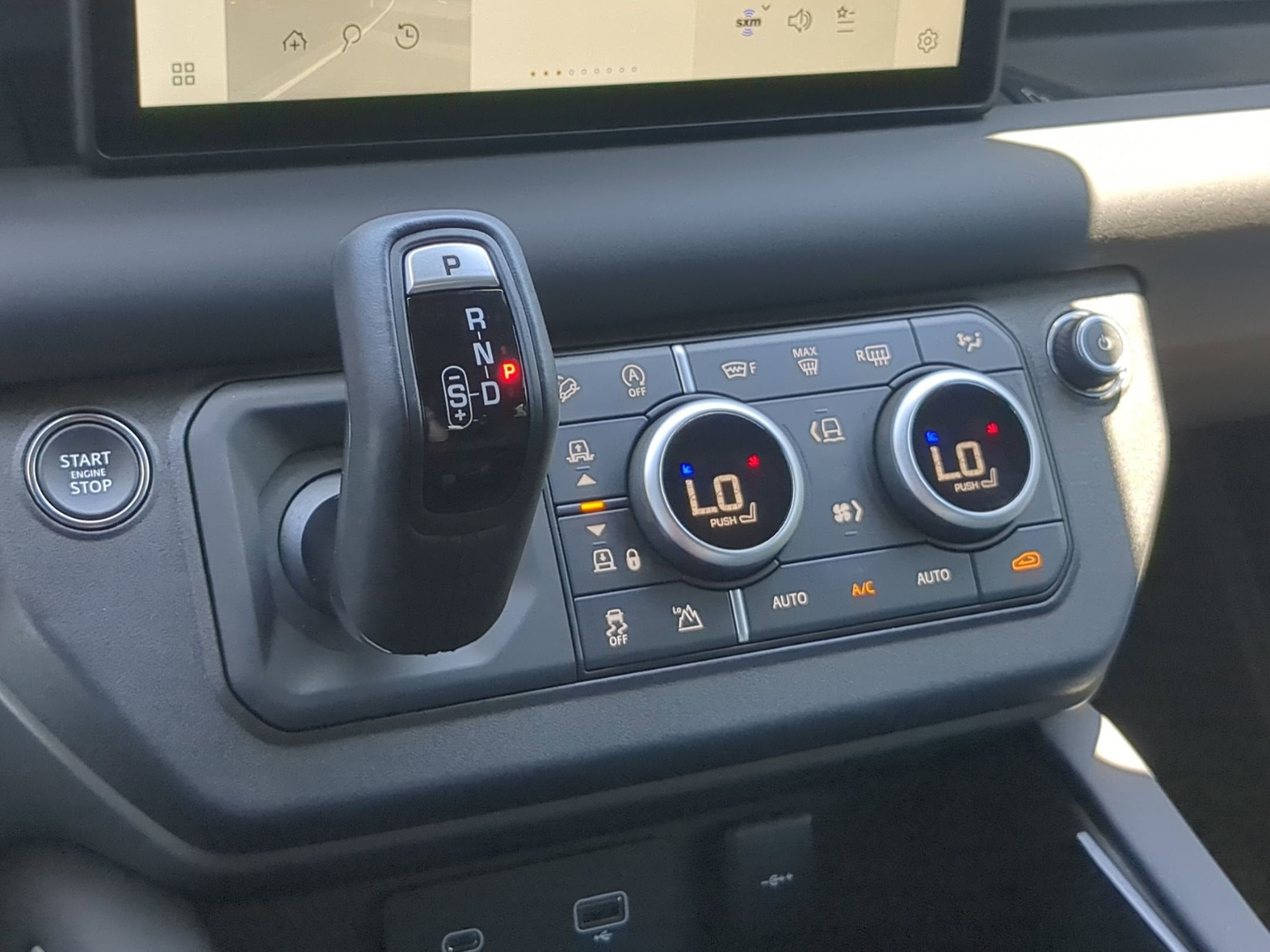 2024 Land Rover Defender X-Dynamic SE