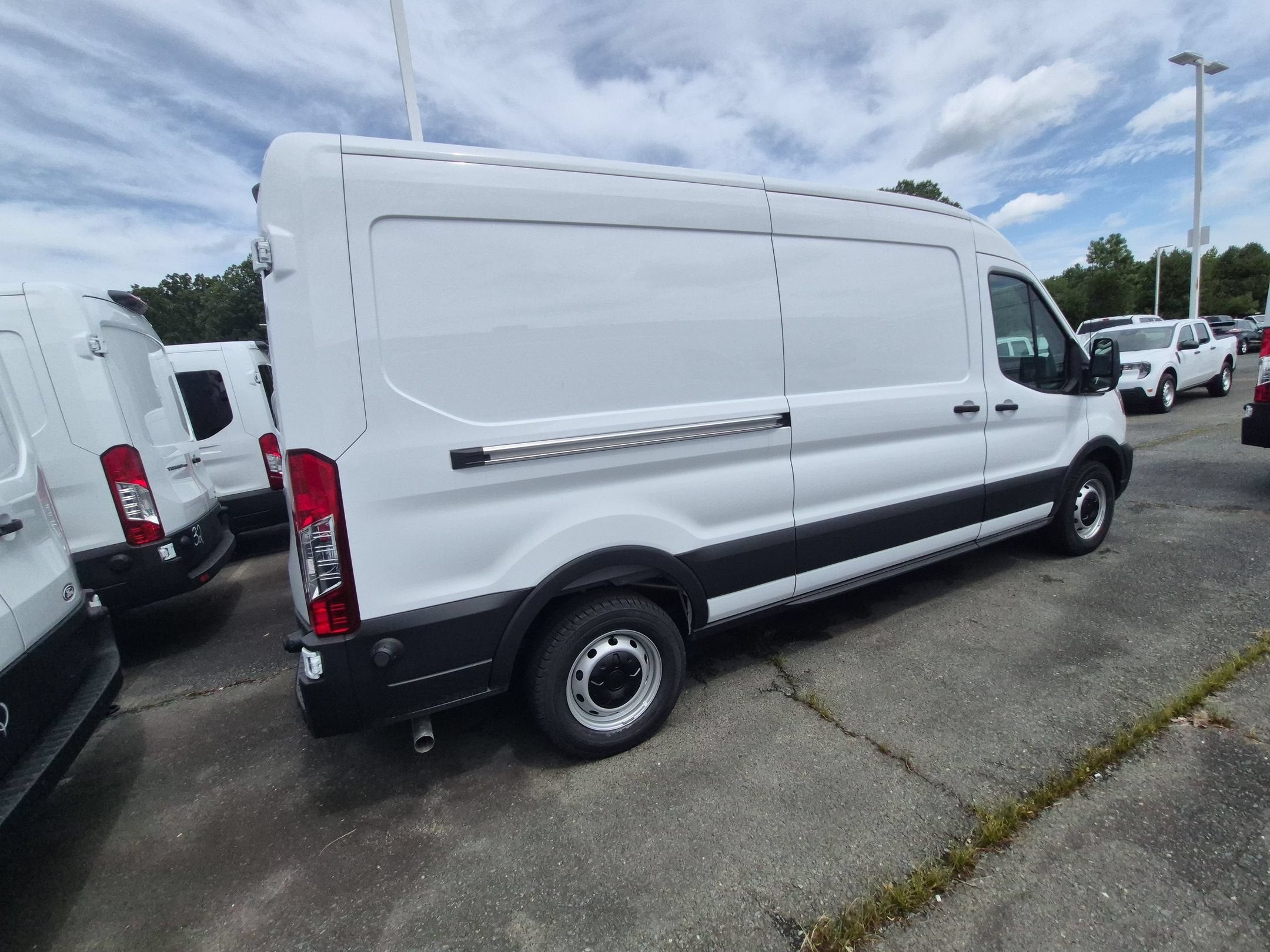 2026 Ford Transit Passenger Wagon XLT