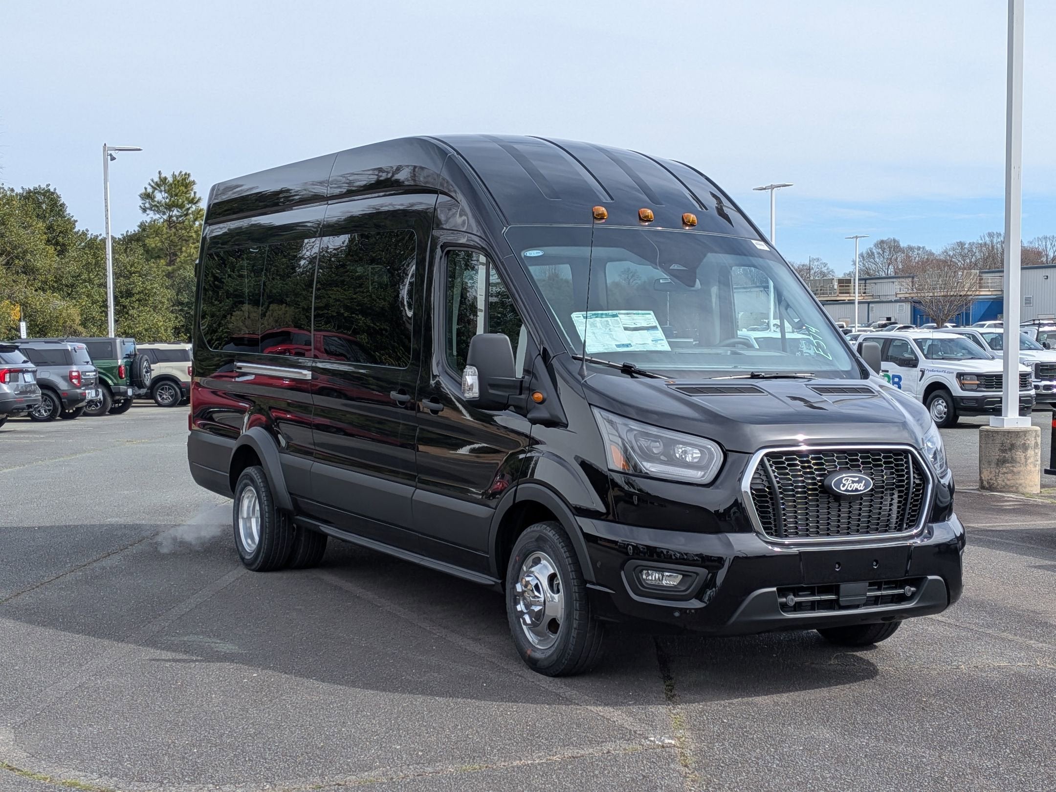 2026 Ford Transit Passenger Wagon XLT