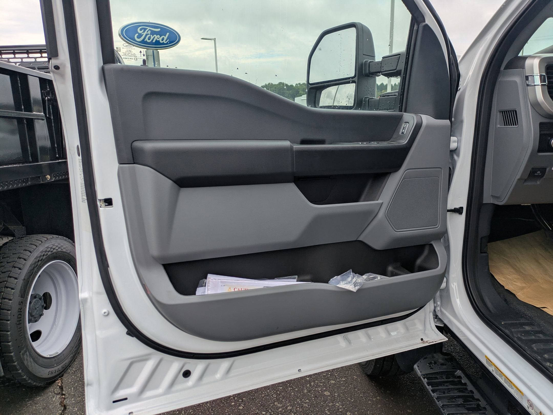 2025 Ford Super Duty F-600 DRW XL