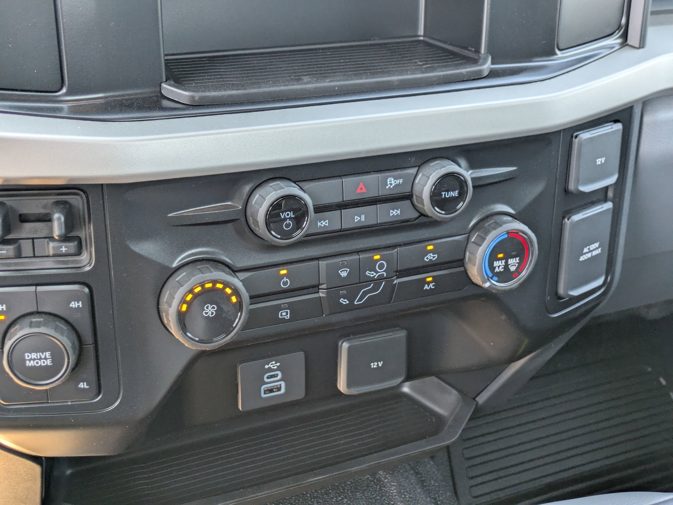 2025 Ford Super Duty F-600 DRW XL