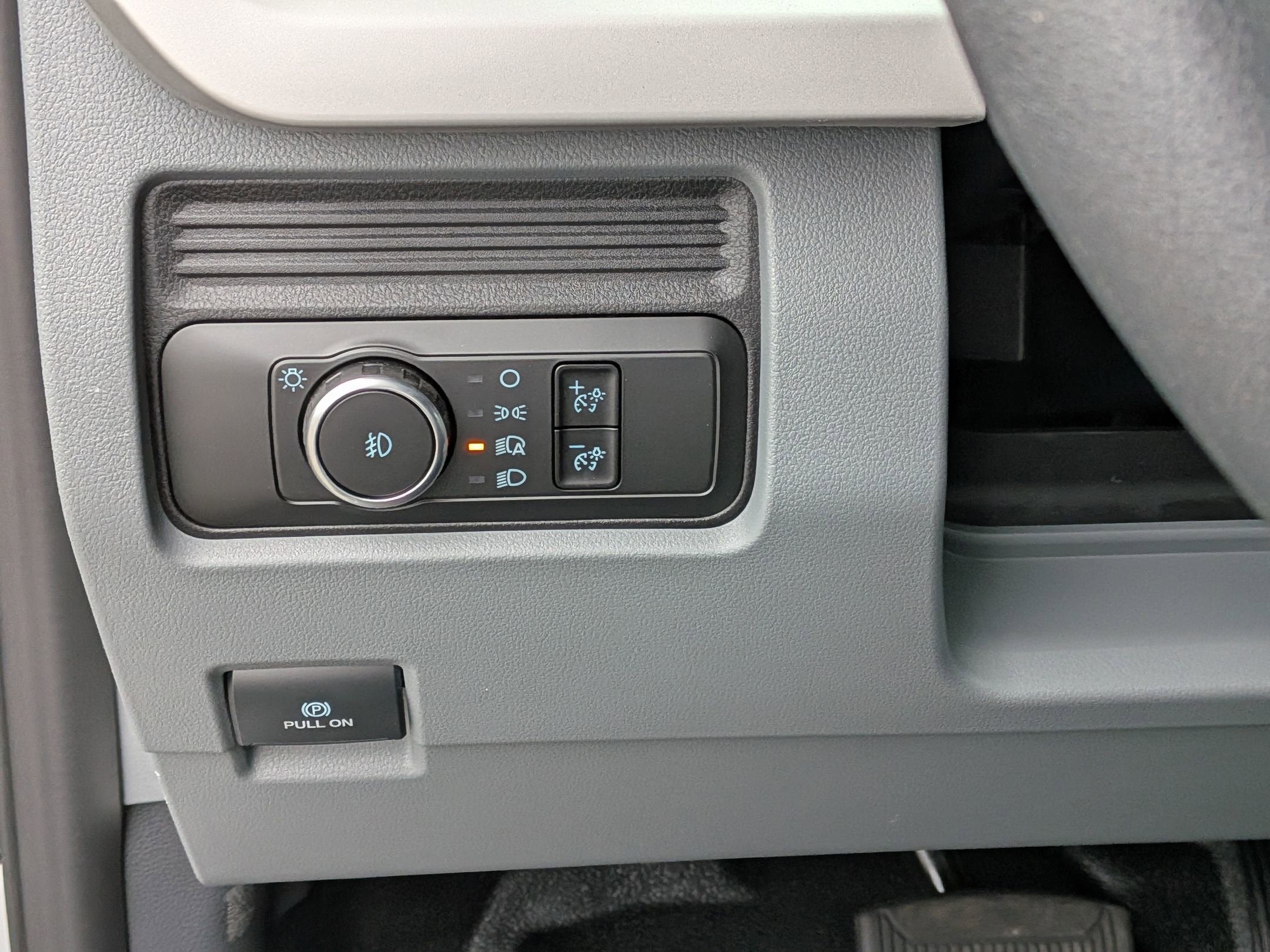 2025 Ford Super Duty F-550 DRW XL