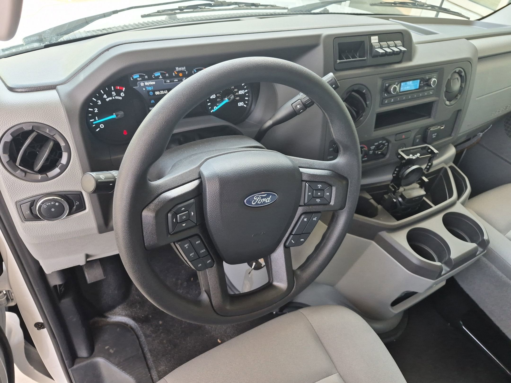 2027 Ford E-Series Cutaway Base