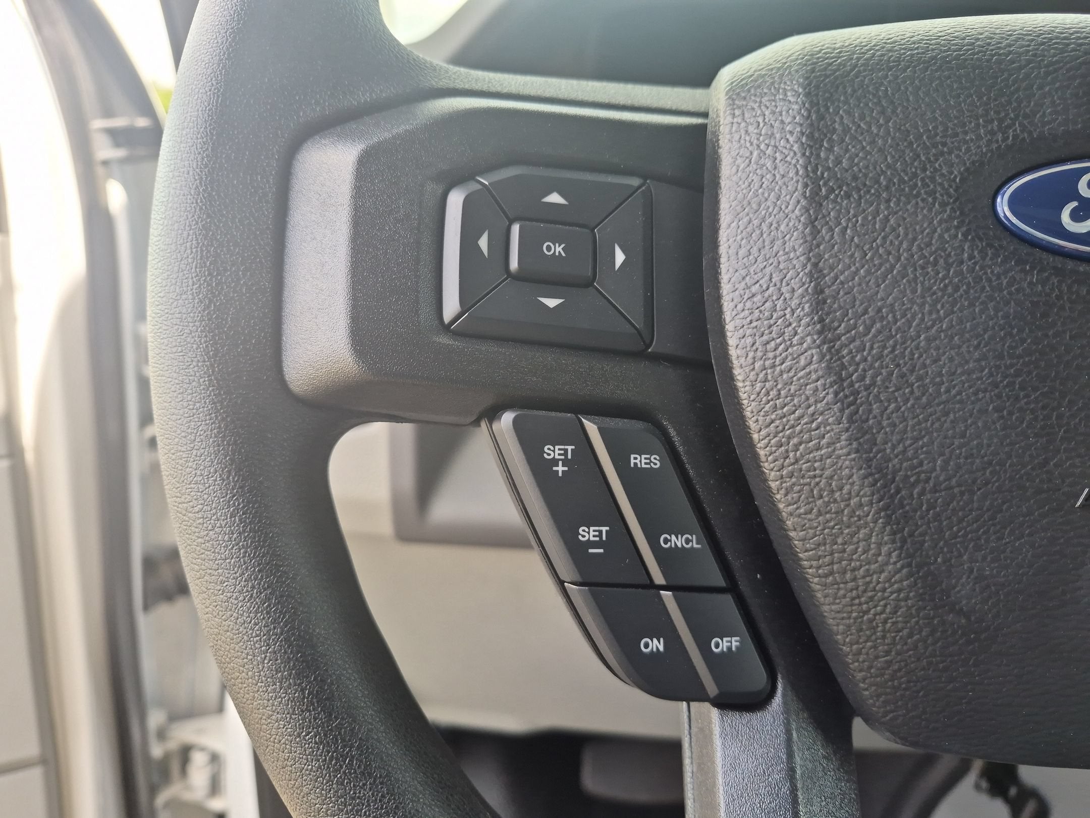 2026 Ford E-Series Cutaway Base