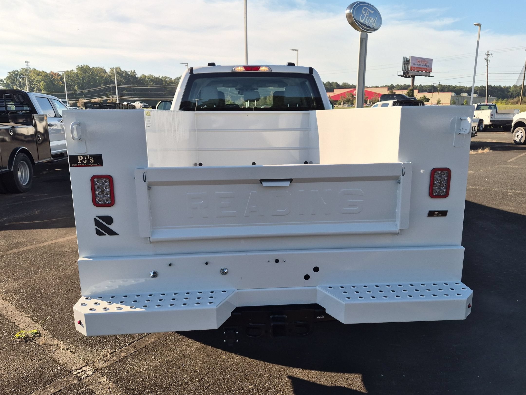 2026 Ford Super Duty F-250 SRW XL 8ft Reading SL Service Body