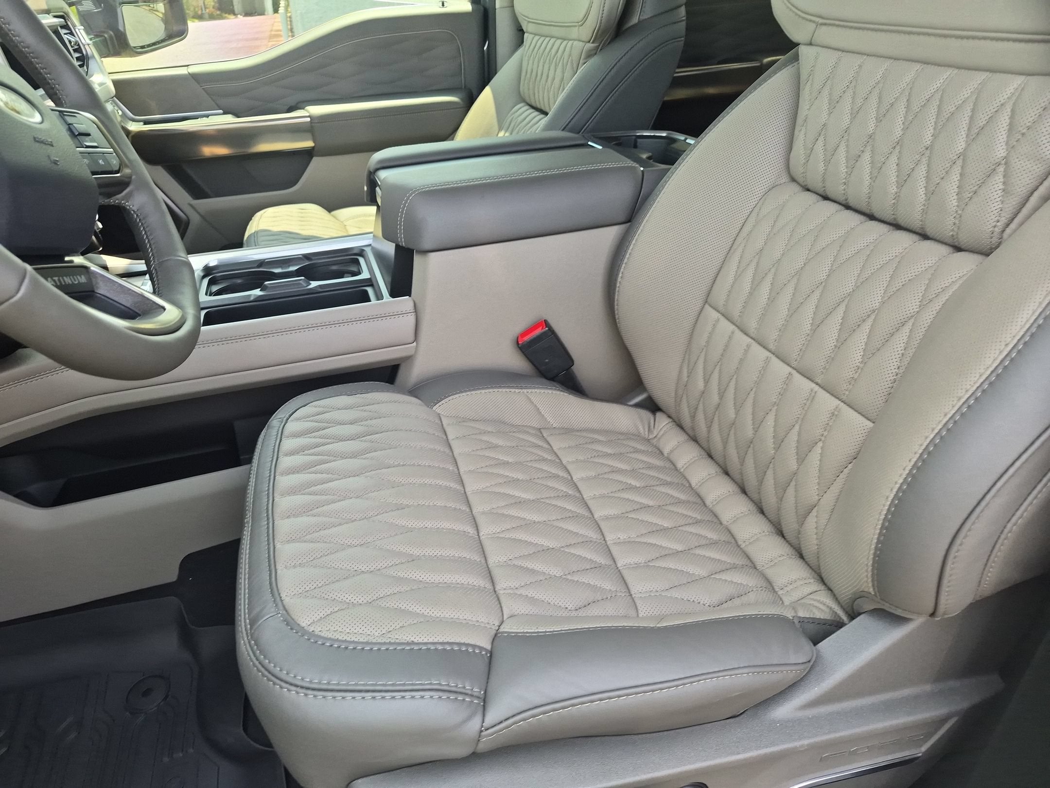 2026 Ford Super Duty F-250 SRW Platinum