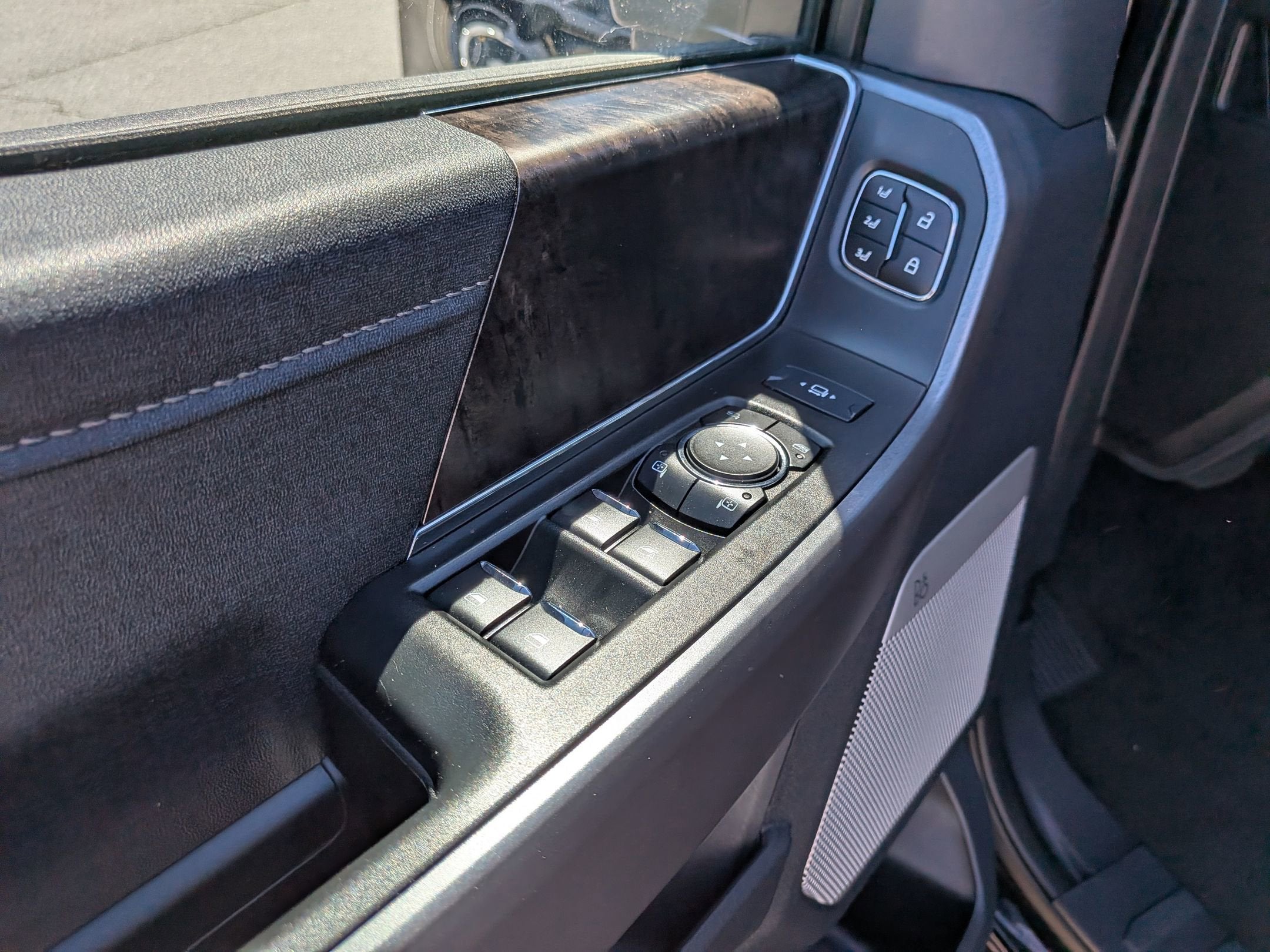 2025 Ford Super Duty F-250 SRW LARIAT