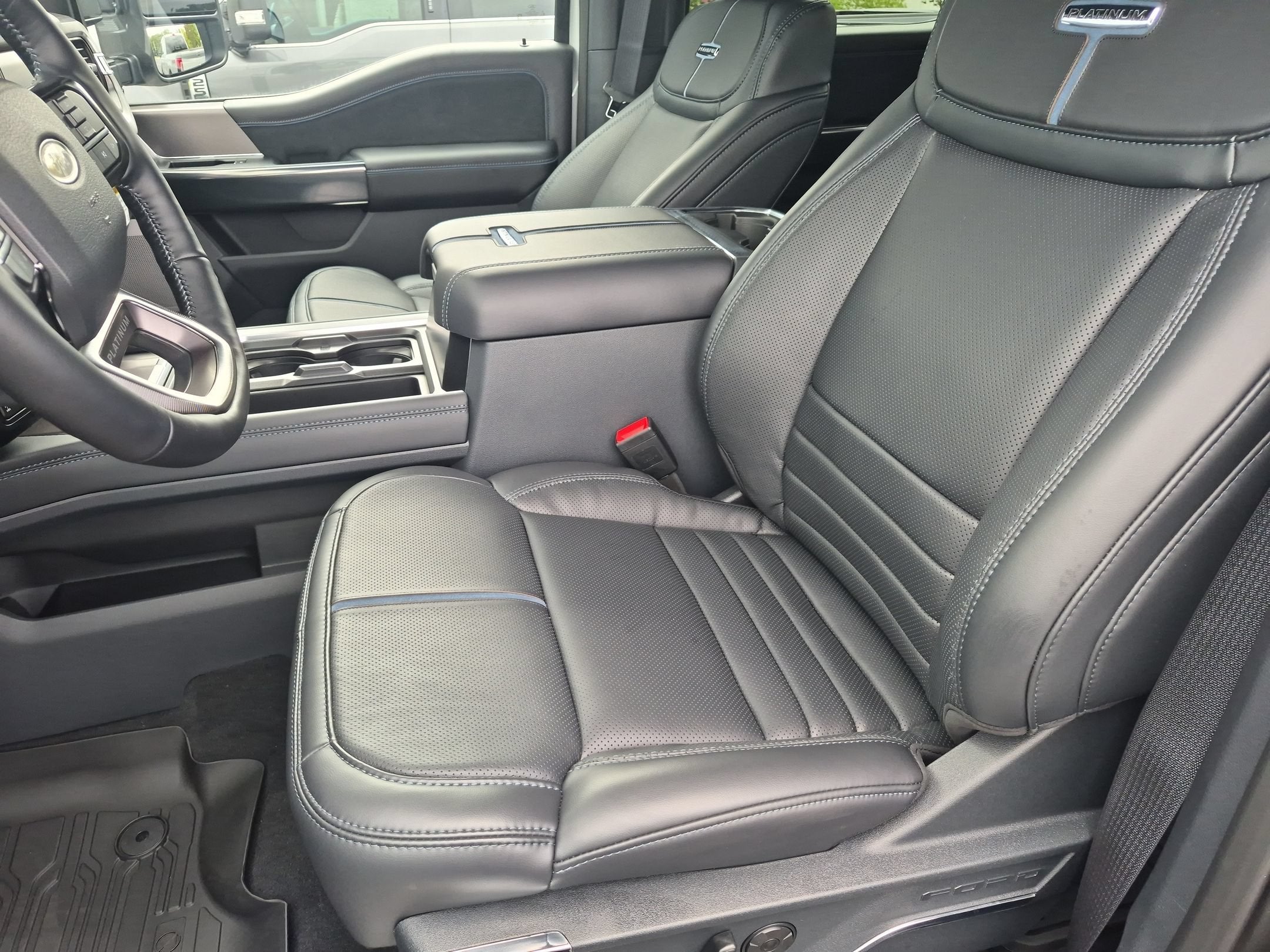 2026 Ford Super Duty F-250 SRW Platinum