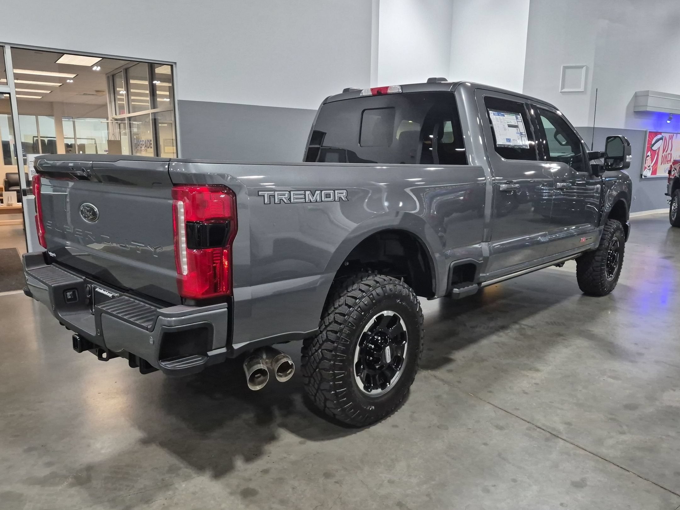 2026 Ford Super Duty F-350 SRW LARIAT