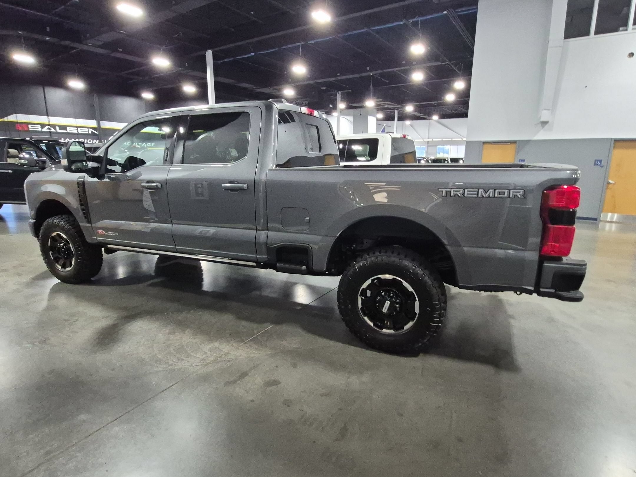 2026 Ford Super Duty F-350 SRW LARIAT