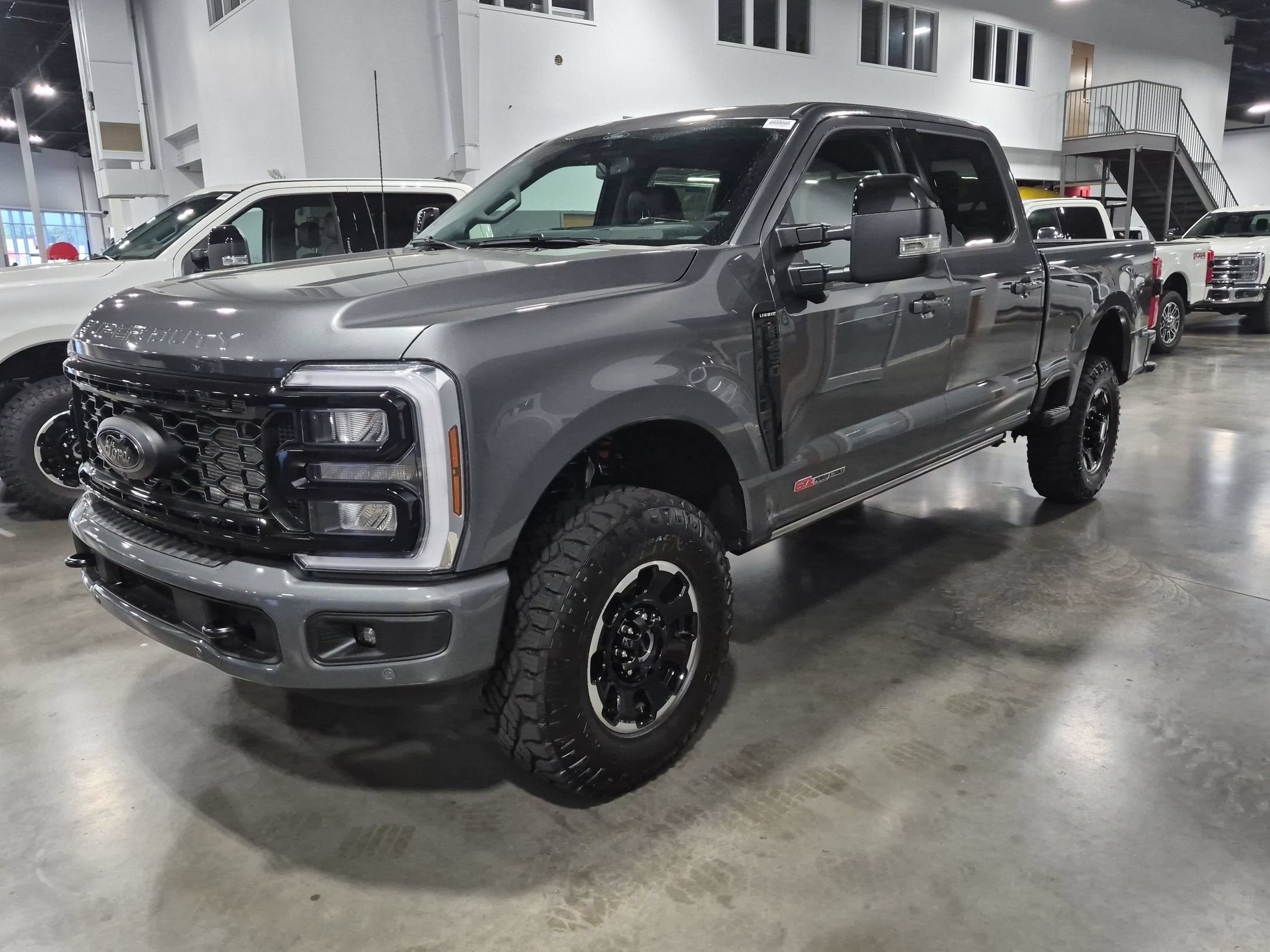 2026 Ford Super Duty F-350 SRW LARIAT