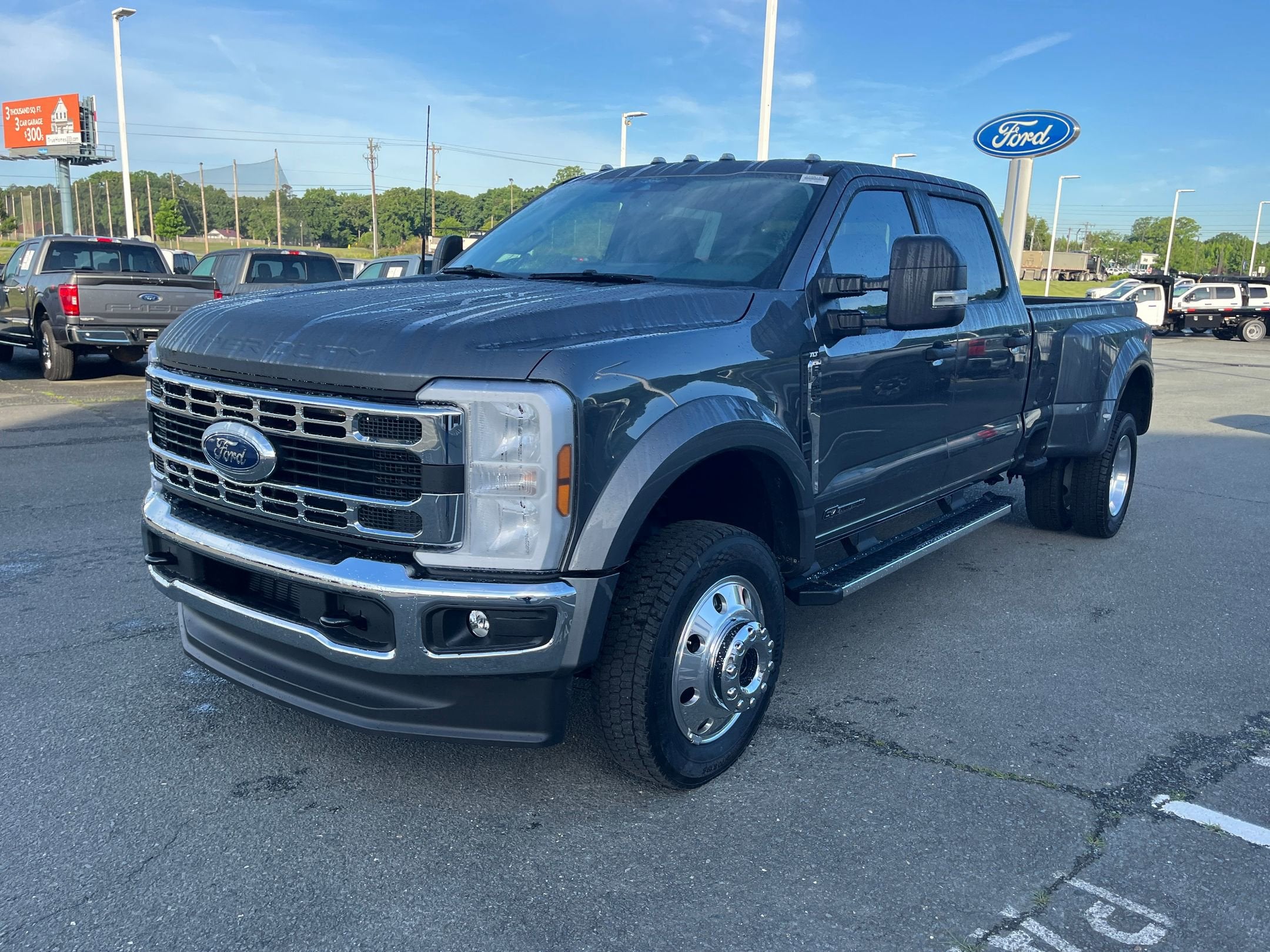 2026 Ford Super Duty F-450 DRW XLT