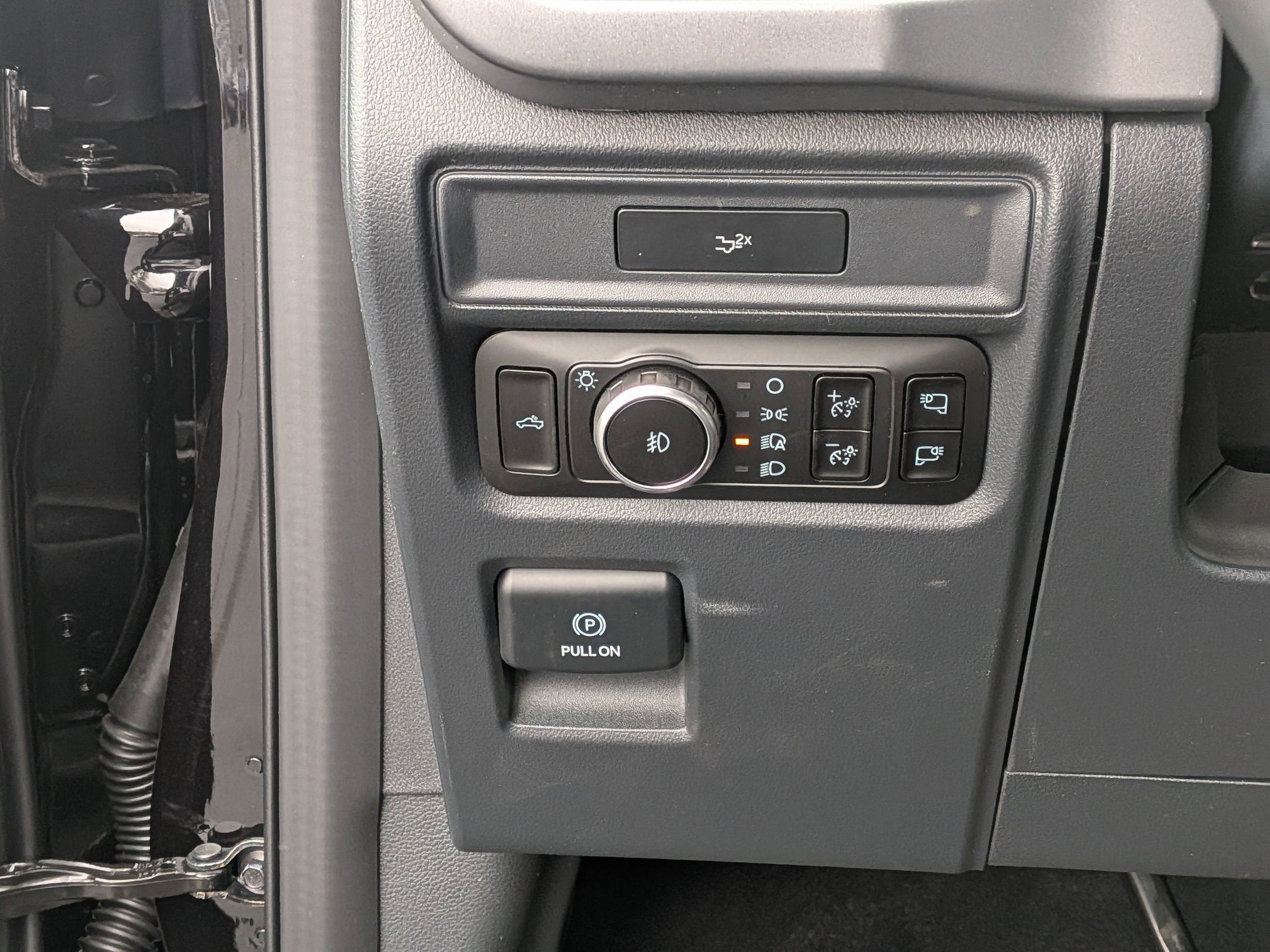 2026 Ford F-150 XLT - 6" lift custom wheels,Leather