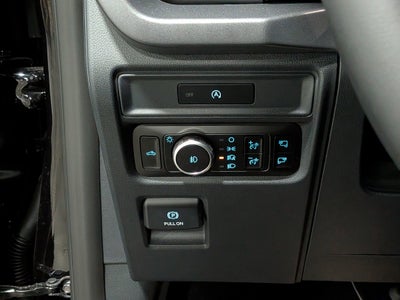 2025 Ford F-150 XLT - 6" lift custom wheels,Leather