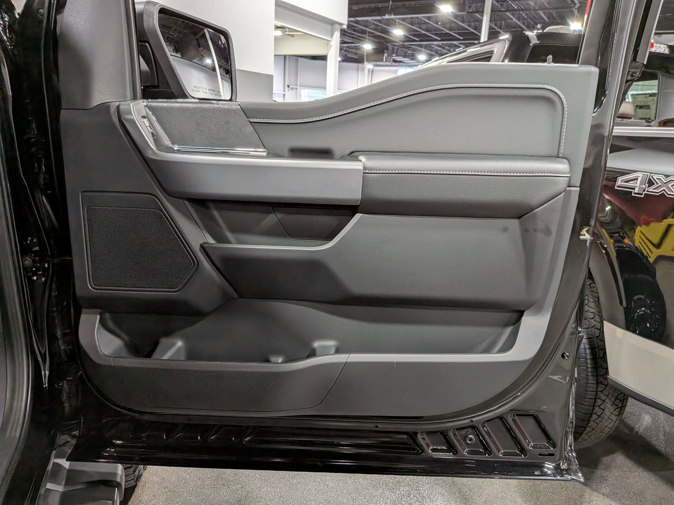 2025 Ford F-150 XLT - 6" lift custom wheels,Leather