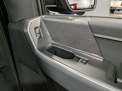 2025 Ford F-150 XLT - 6" lift custom wheels,Leather